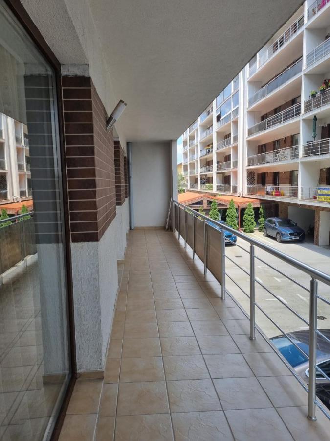 Park Residence 5, 2 Bedroom Apartment 布加勒斯特 外观 照片