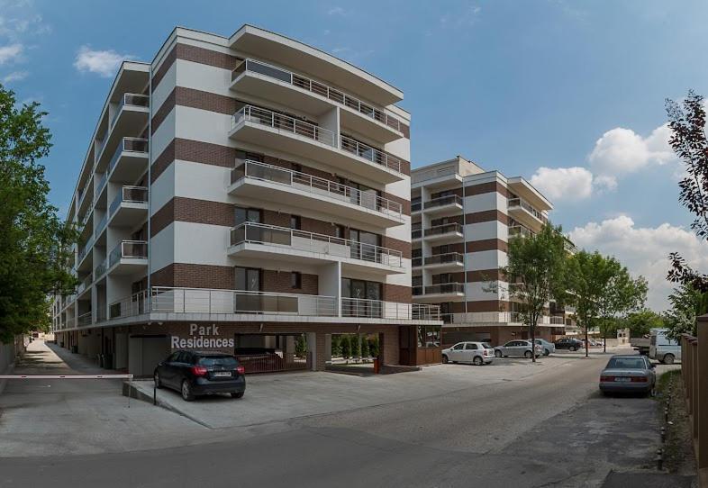 Park Residence 5, 2 Bedroom Apartment 布加勒斯特 外观 照片
